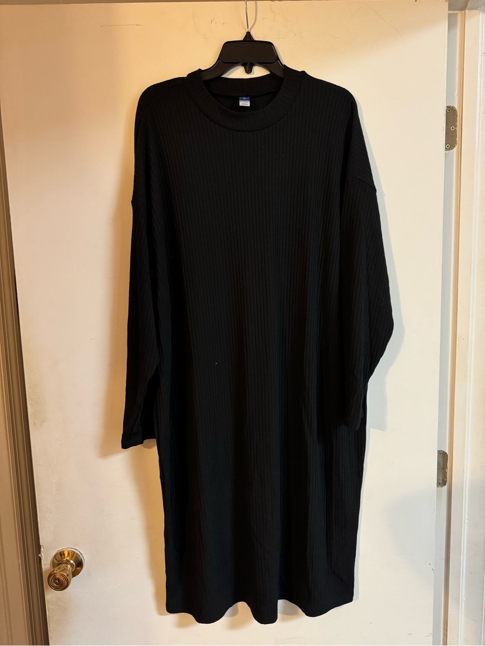 Old Navy Black Ribbed Maternity Top